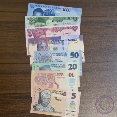 نيجيريا 🇳🇬 مجموعة من ٨ أوراق نقدية