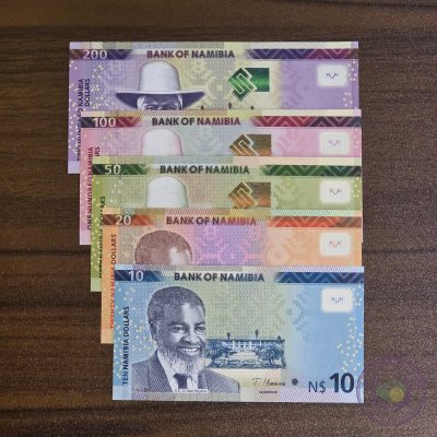 ناميبيا 🇳🇦 مجموعة من ٥ أوراق نقدية (فئات مختلفة)