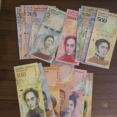 فنزويلا 🇻🇪 مجموعة من ٢١ ورقة نقدية مختلفة